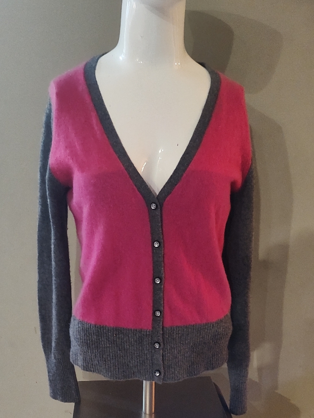 Women's Two-Tone Pink and Gray 100% Cashmere V-Neck Cardigan